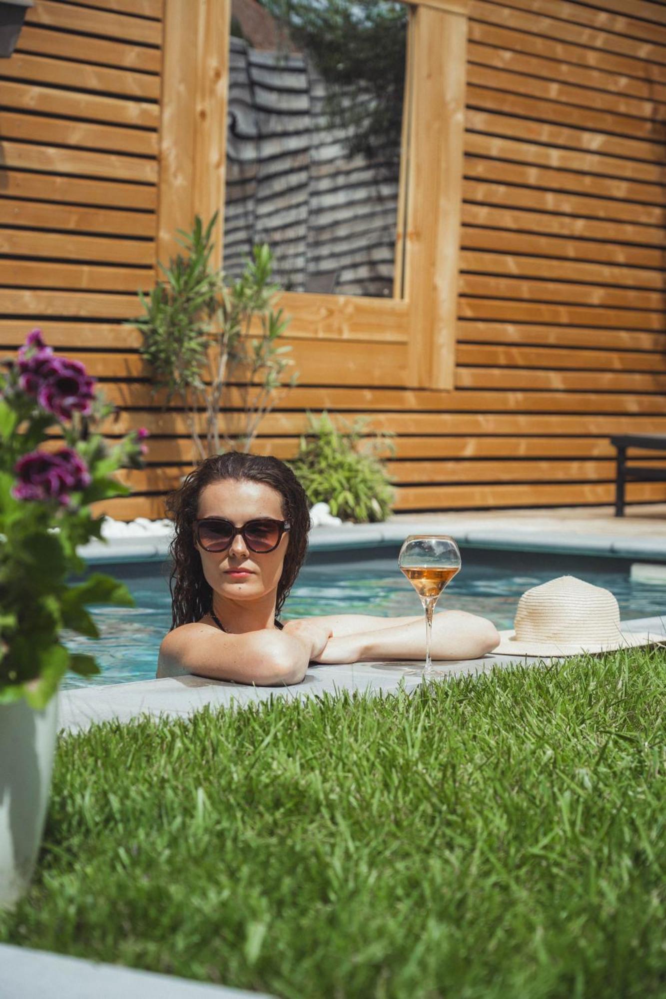 La Domitia - Maison D'Hotes, Massages & Bien-Etre Montbazin Eksteriør bilde